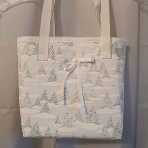 NEW Reusable Fabric Gift Bag Christmas Trees White Green with Ribbon Bow 7x7x4"